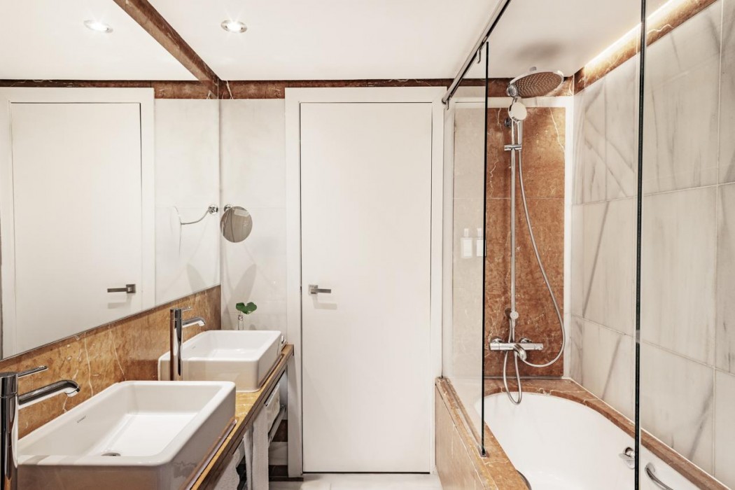 Claris Hotel and Spa 11/69