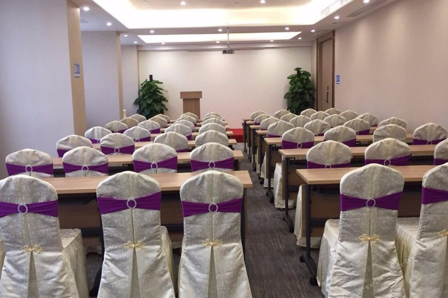 Qian Hai Holiday Hotel 24/68
