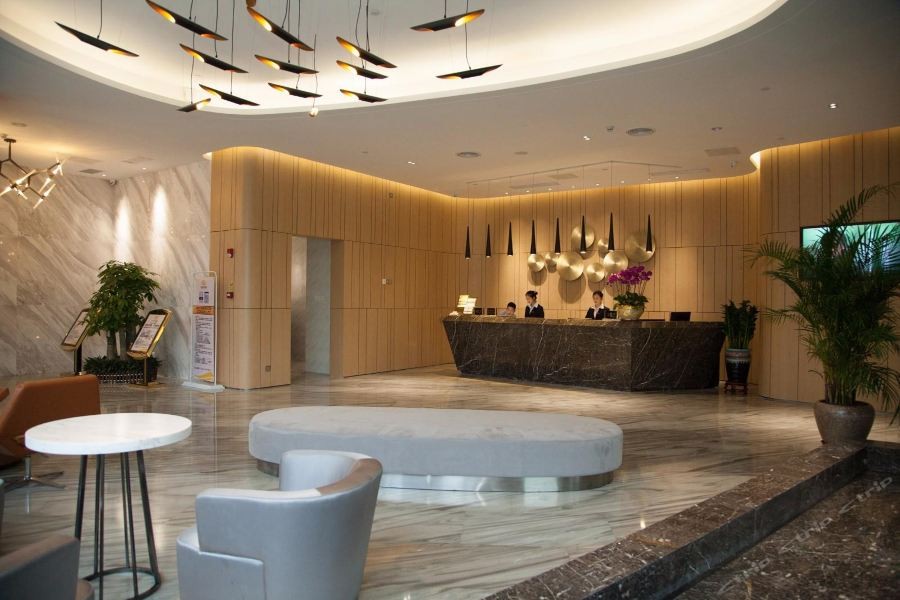 Qian Hai Holiday Hotel 32/68