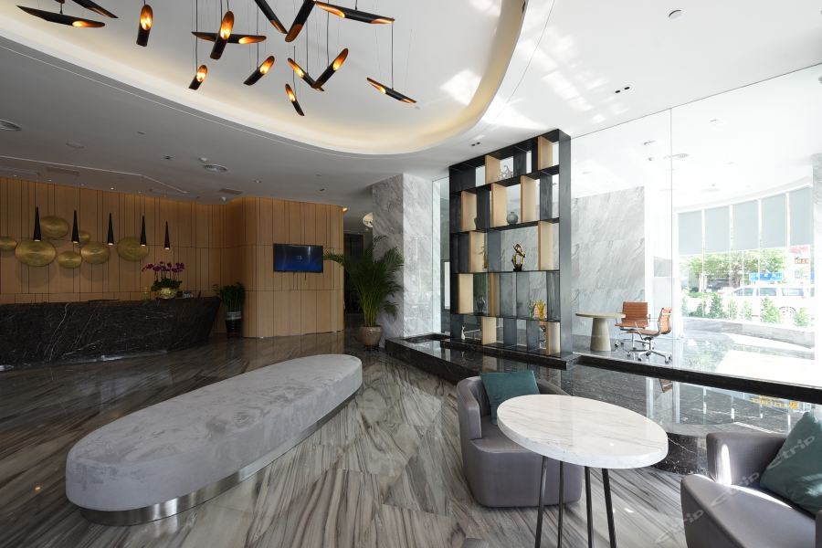 Qian Hai Holiday Hotel 41/68