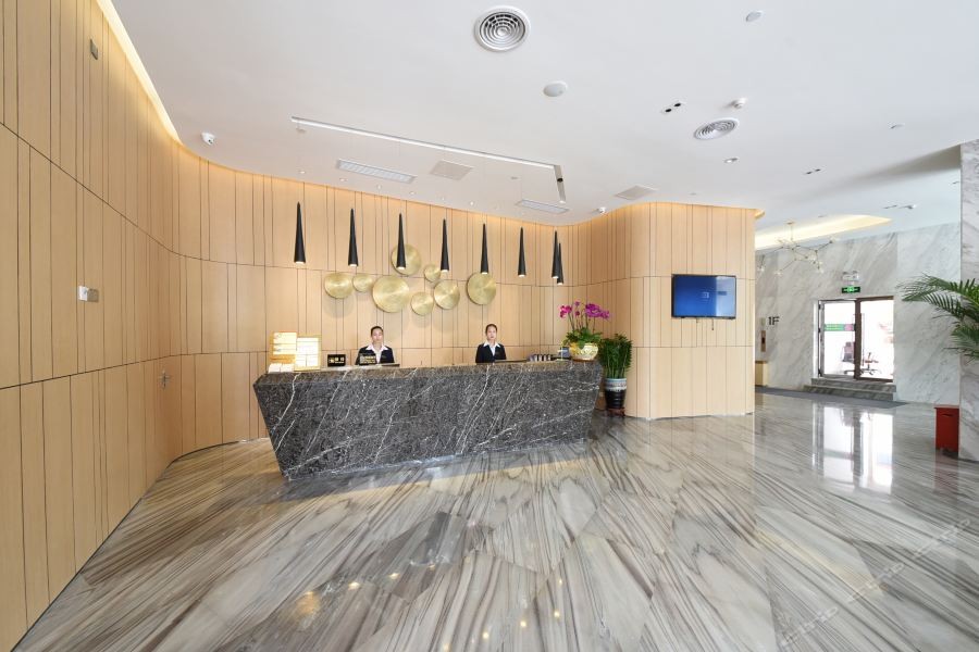 Qian Hai Holiday Hotel 37/68