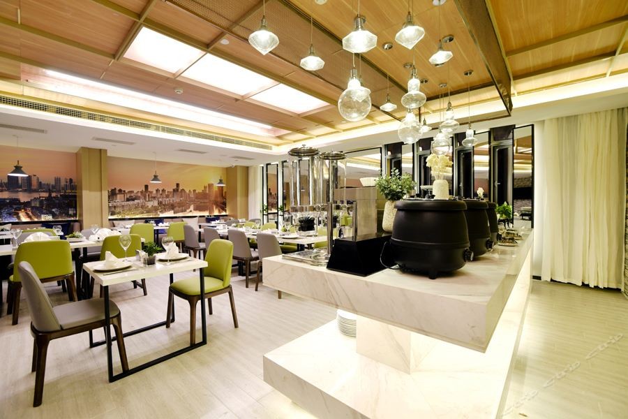 Atour Hotel Wuhan Changqing Road 48/74