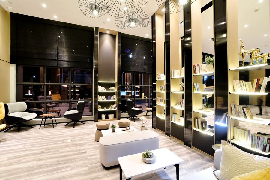 Atour Hotel Wuhan Changqing Road 37/74