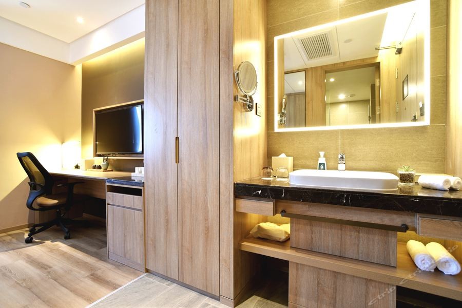 Atour Hotel Wuhan Changqing Road 34/74