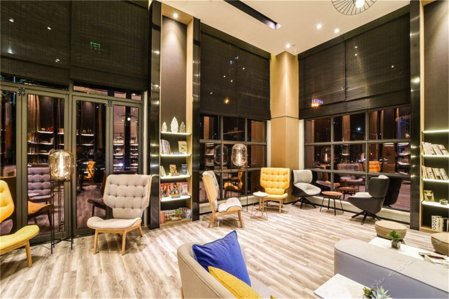 Atour Hotel Wuhan Changqing Road 35/74