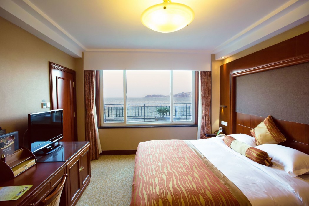 Yantai Golden Gulf Hotel 55/98