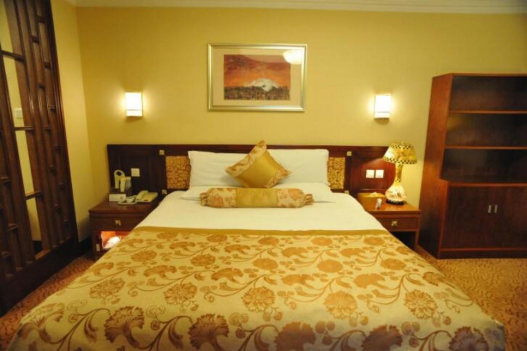 Yantai Golden Gulf Hotel 66/98