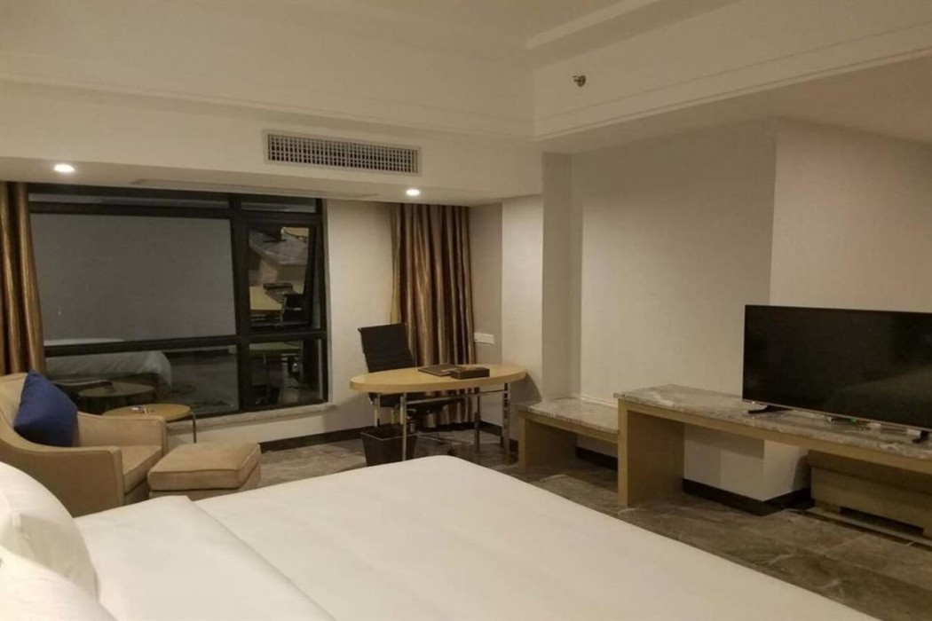 Deberlin Hotel 12/23