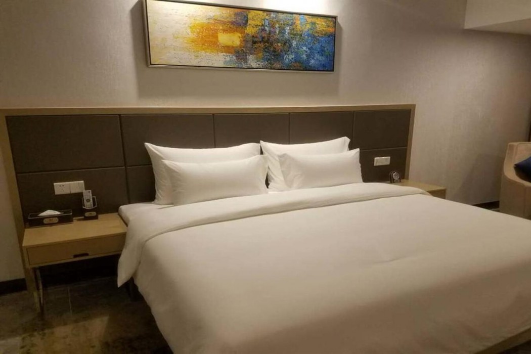 Deberlin Hotel 10/23