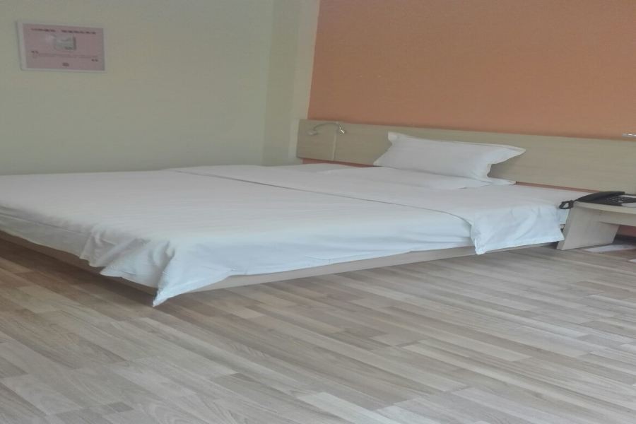 7 Days Inn (Xian Jiaotong University Medical College Weiyi Street Metro Station) 42/69