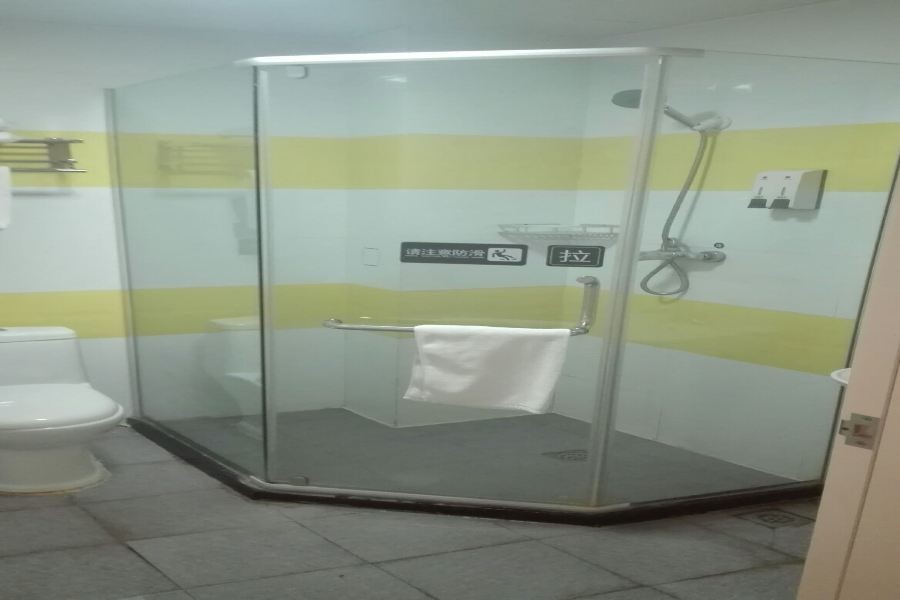 7 Days Inn (Xian Jiaotong University Medical College Weiyi Street Metro Station) 48/69