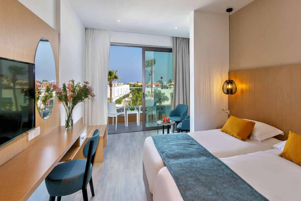 Leonardo Crystal Cove Hotel Spa By the Sea 14/64