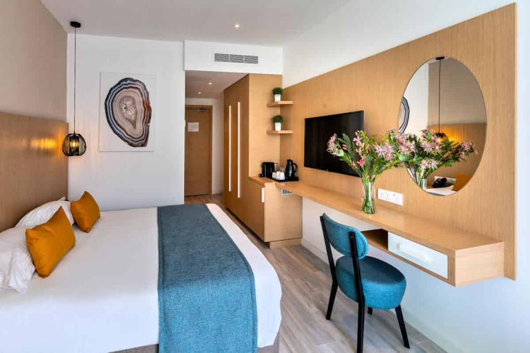 Leonardo Crystal Cove Hotel Spa By the Sea 12/64