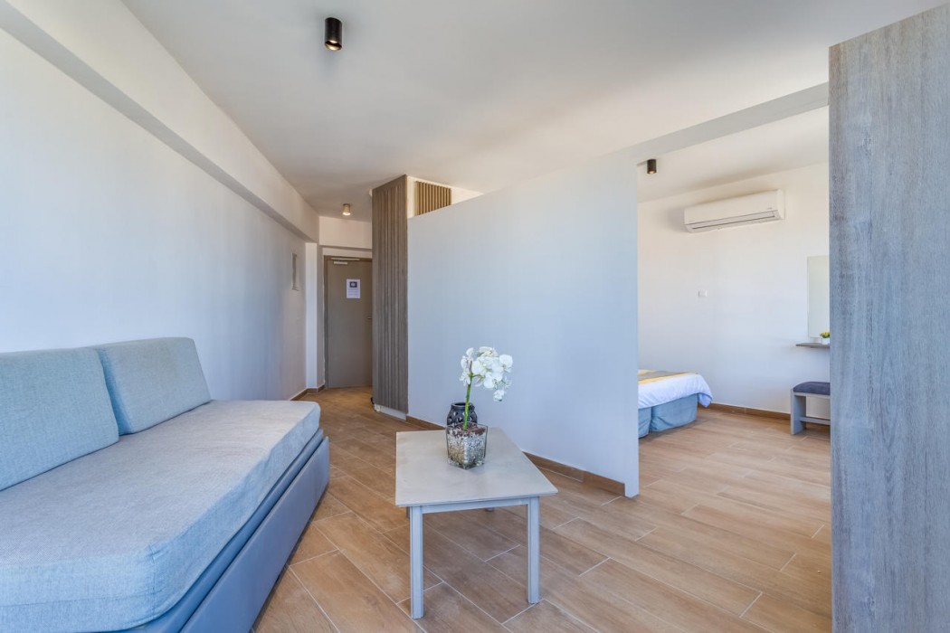 Toxotis Hotel 18/70