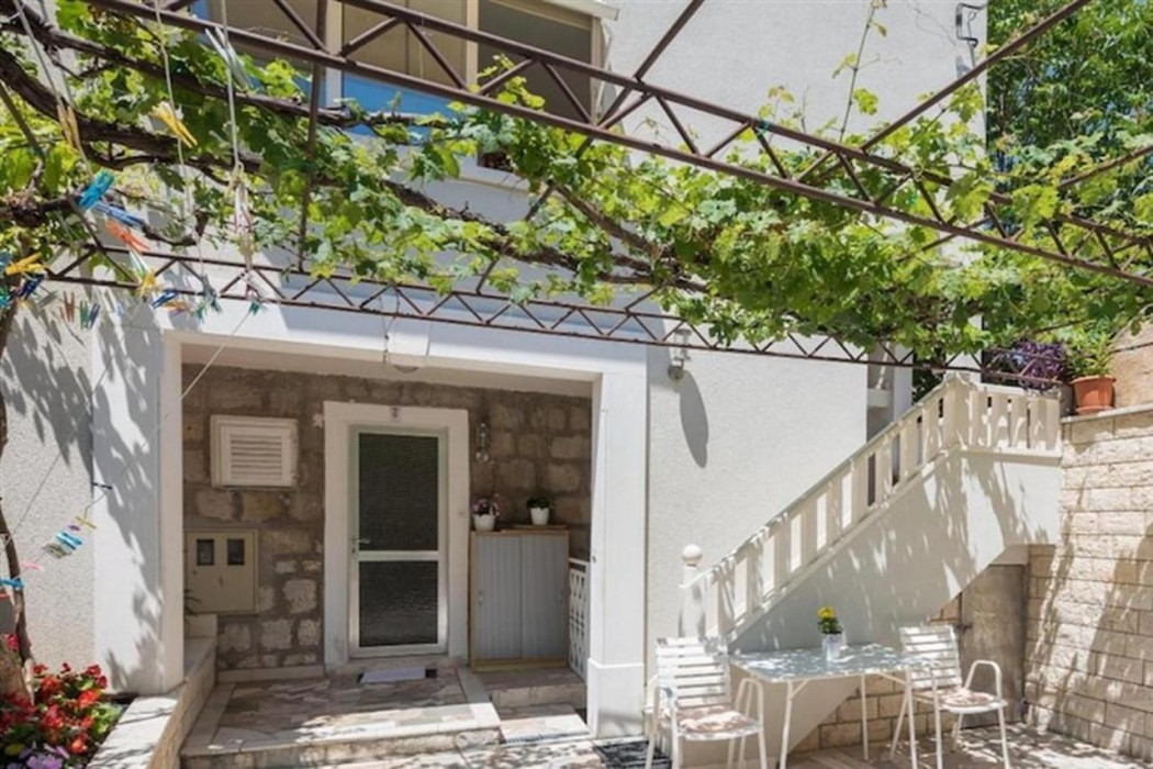Split Center Suites 34/66
