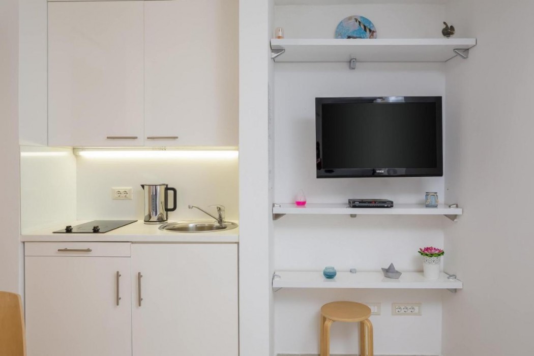 Split Center Suites 7/66