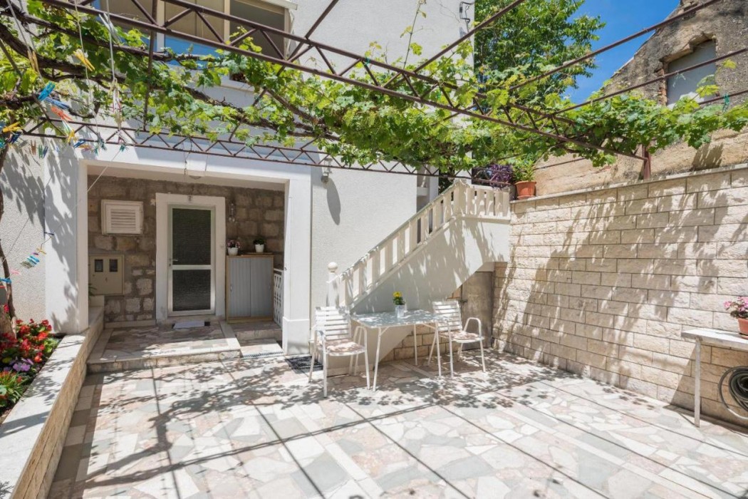 Split Center Suites 35/66