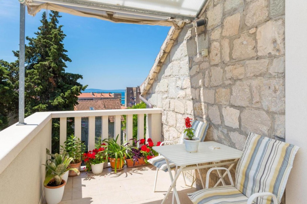 Split Center Suites 33/66