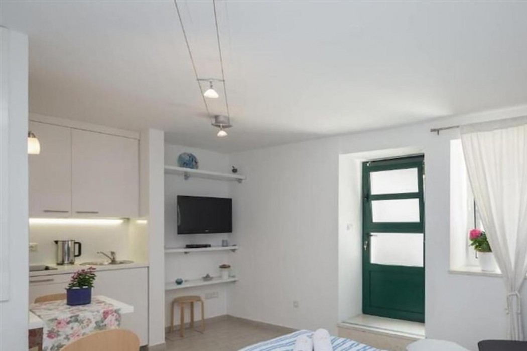 Split Center Suites 27/66