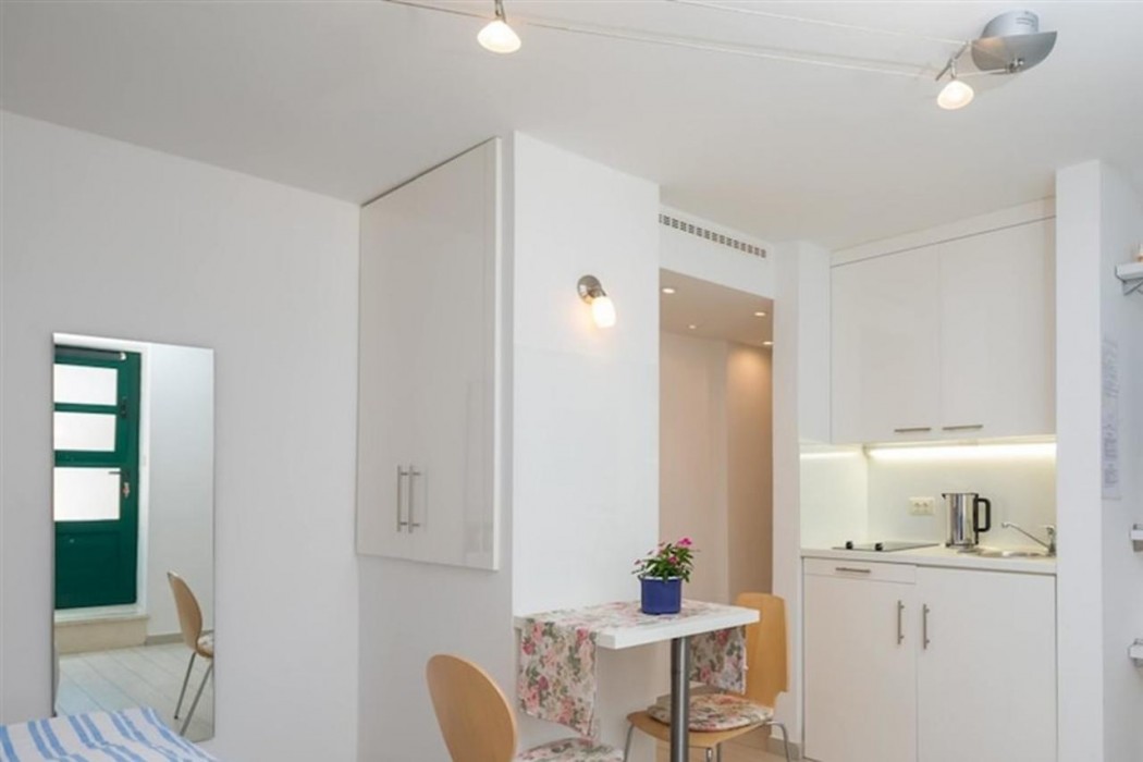 Split Center Suites 28/66