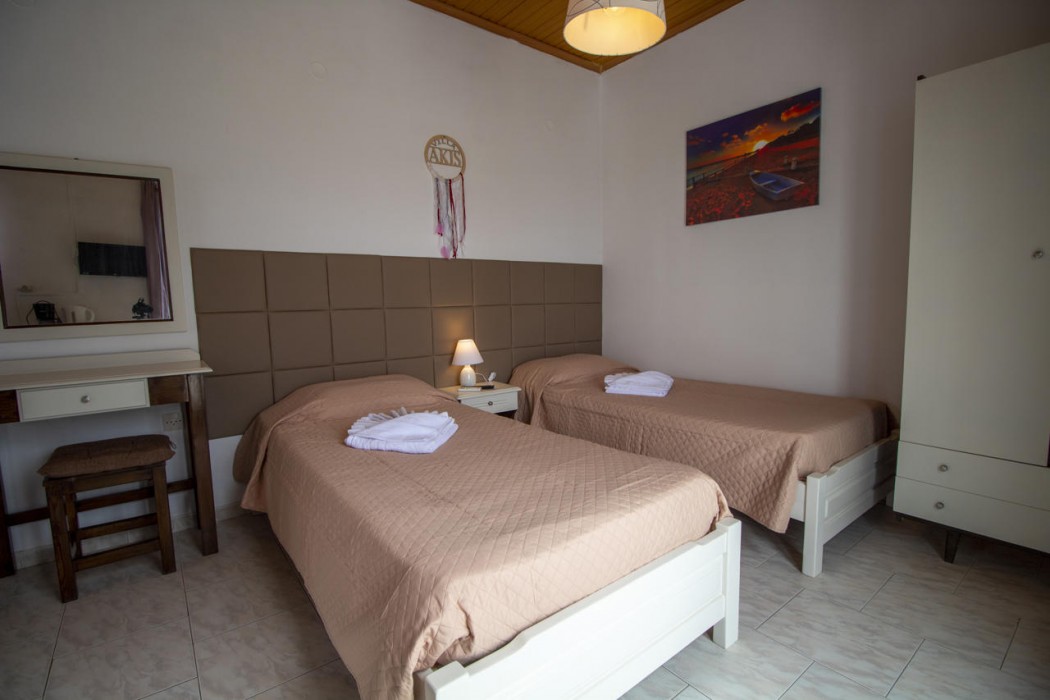 Akis Villa 7/45