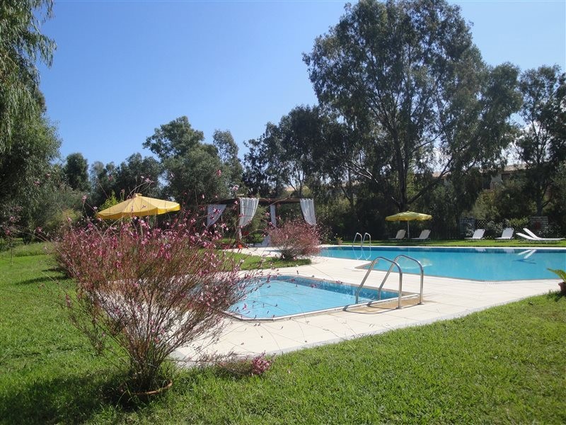 Tellis Holiday Rooms 19/21