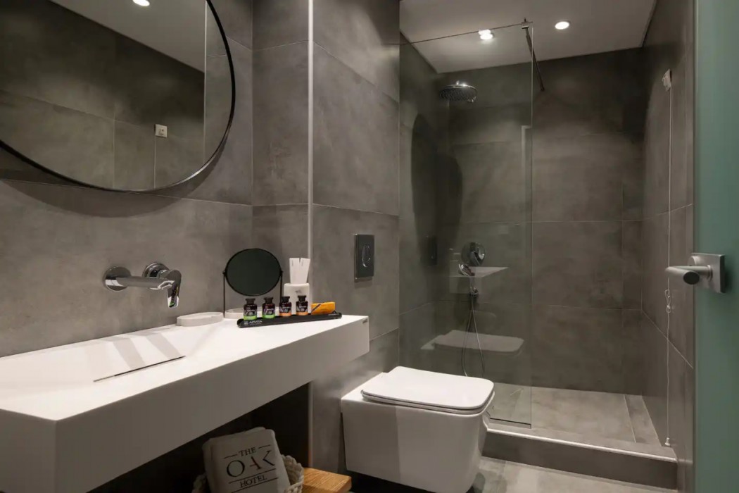 The Oak Hotel 95/101