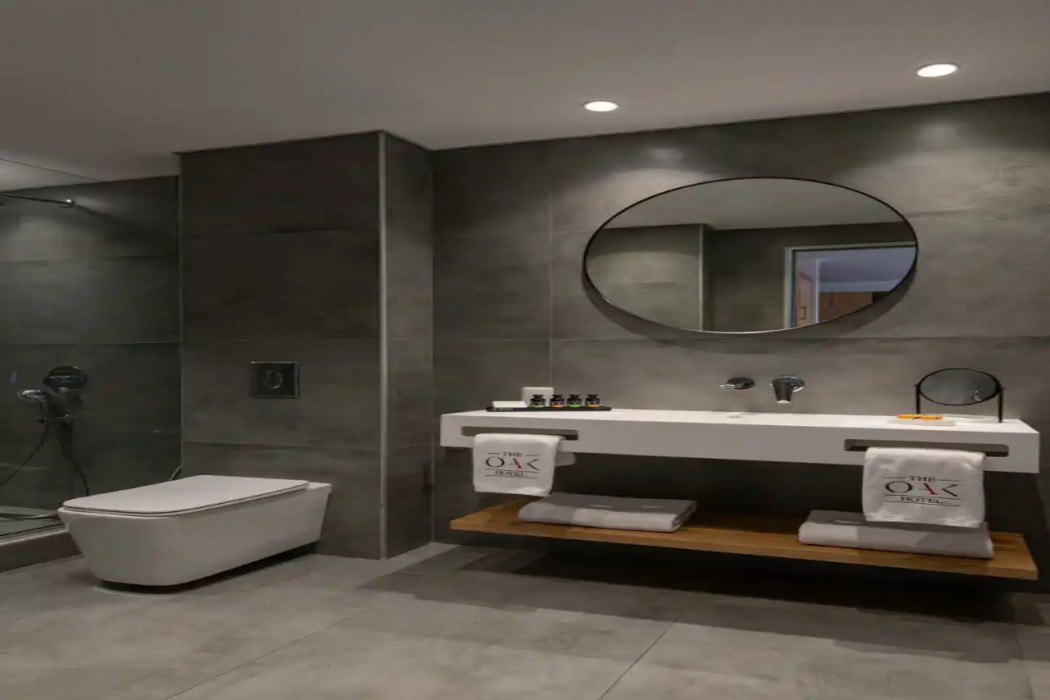 The Oak Hotel 93/101