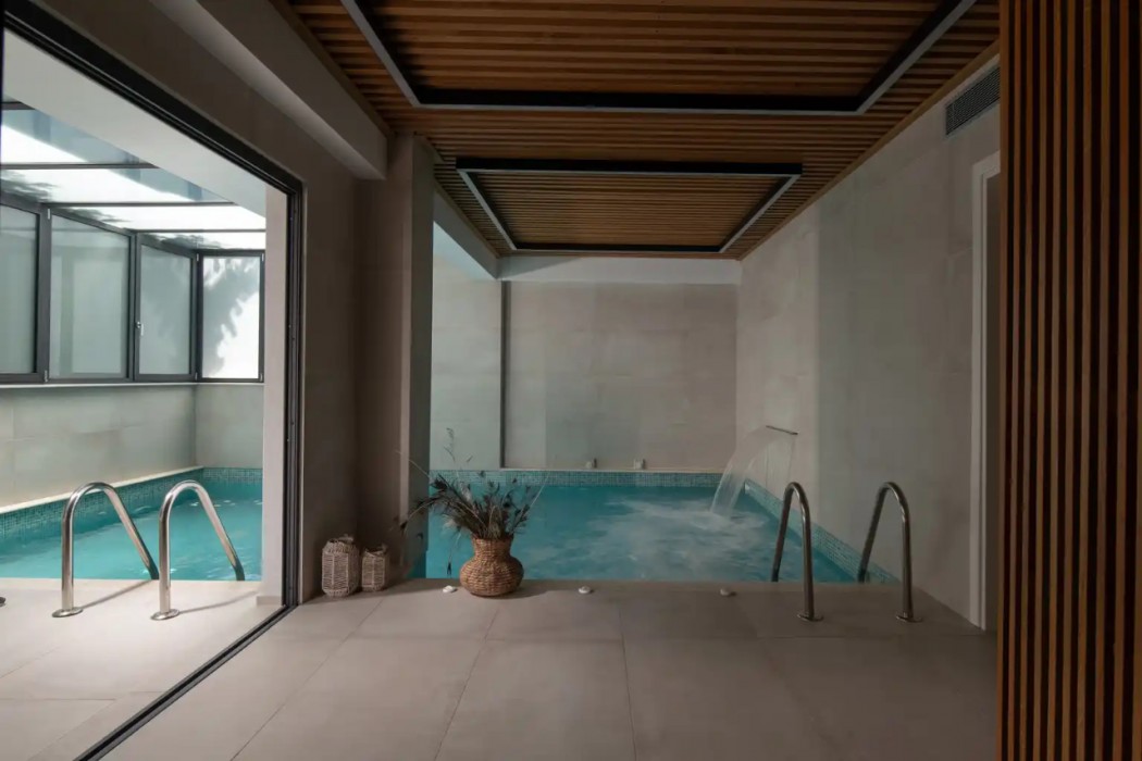 The Oak Hotel 64/101