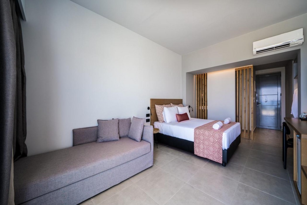 Harmony Crest Resort - Adults Only 10/43