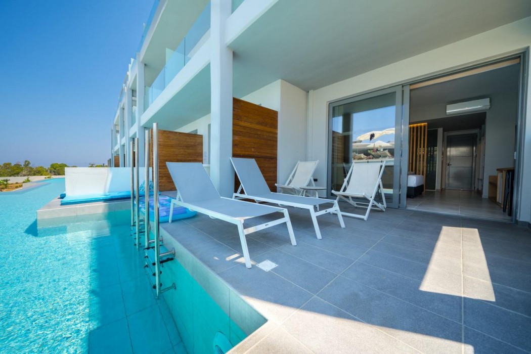 Harmony Crest Resort - Adults Only 17/43