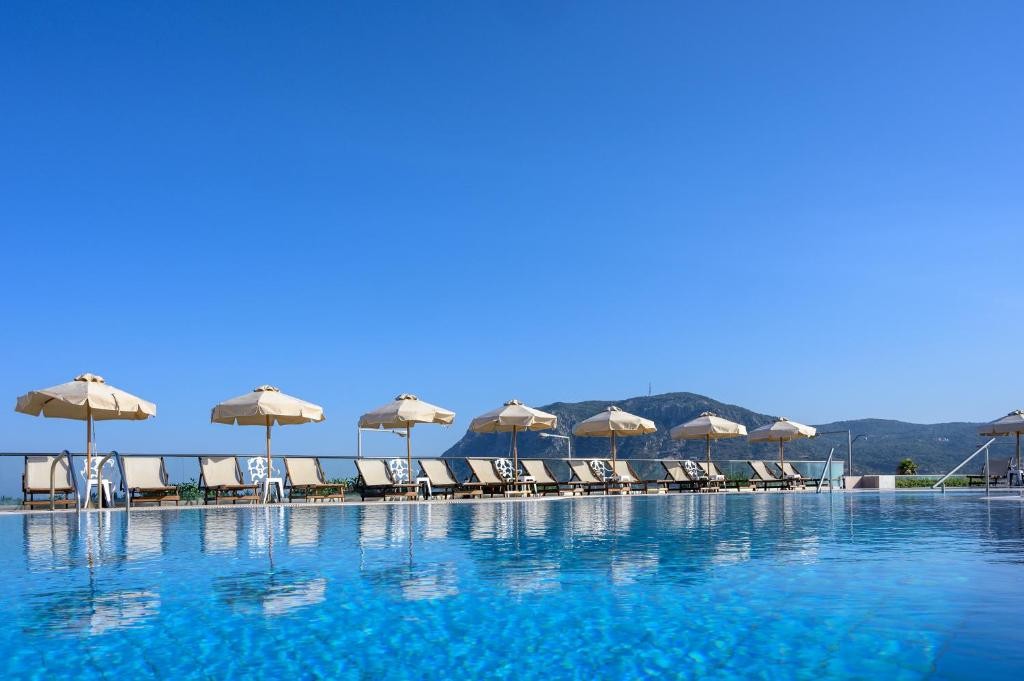 Royal Bay Suites 34/63
