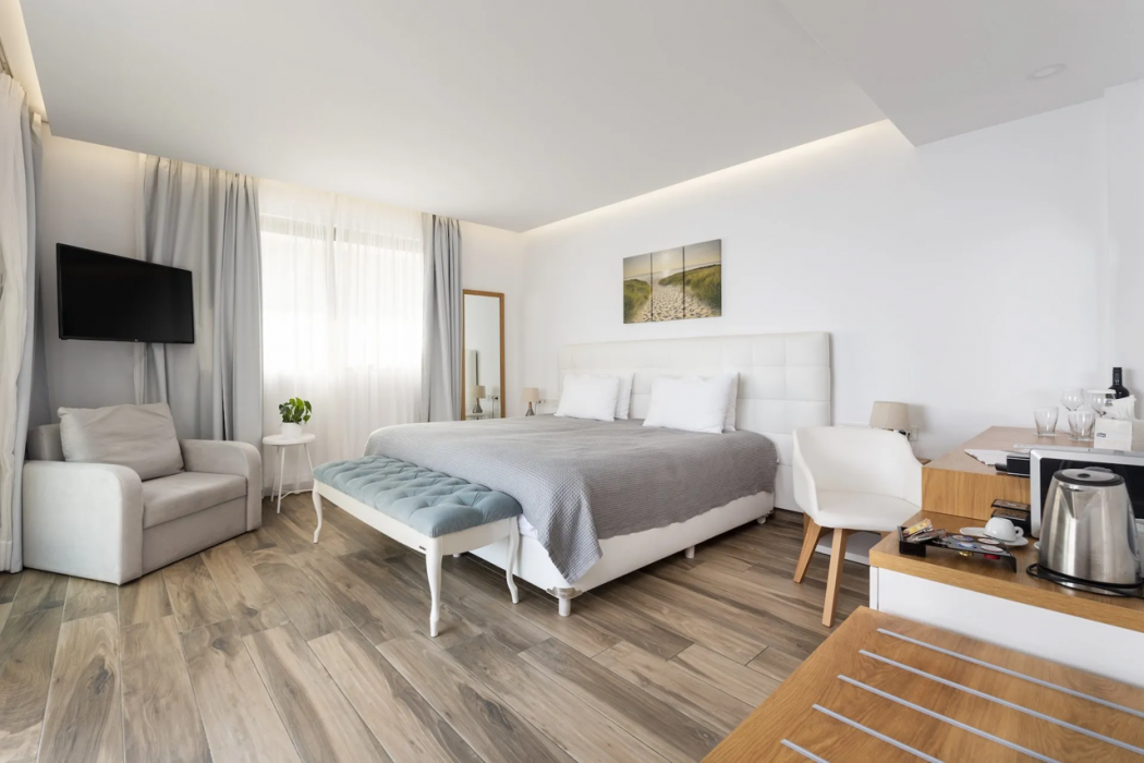White Rock Of Kos - Adults Only 15/62