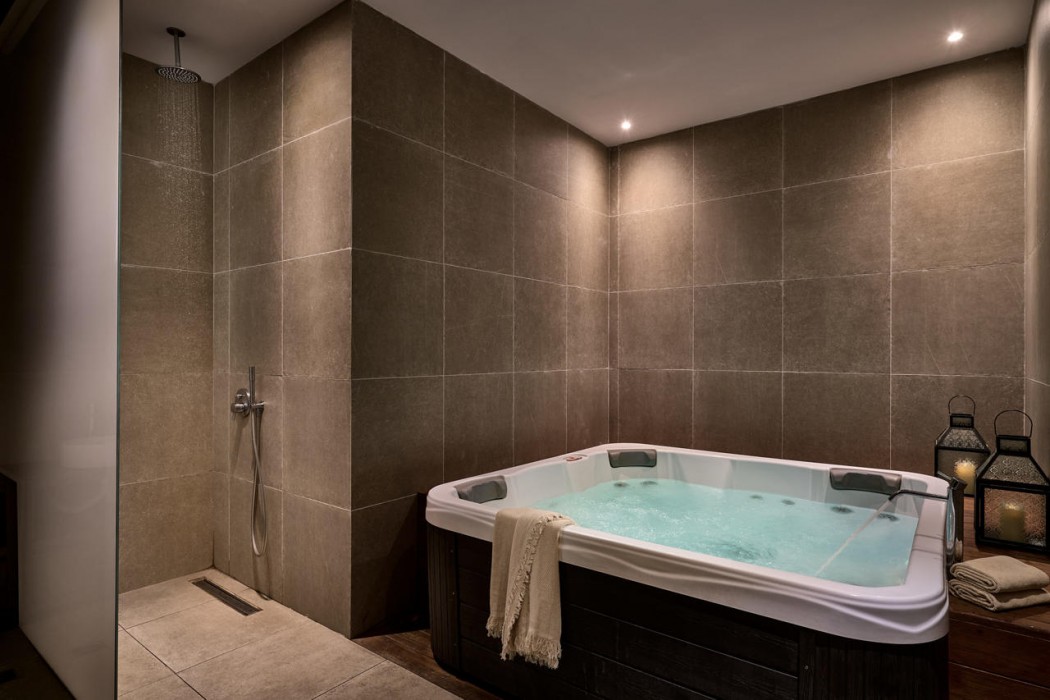 Gennadi Grand Resort 37/84