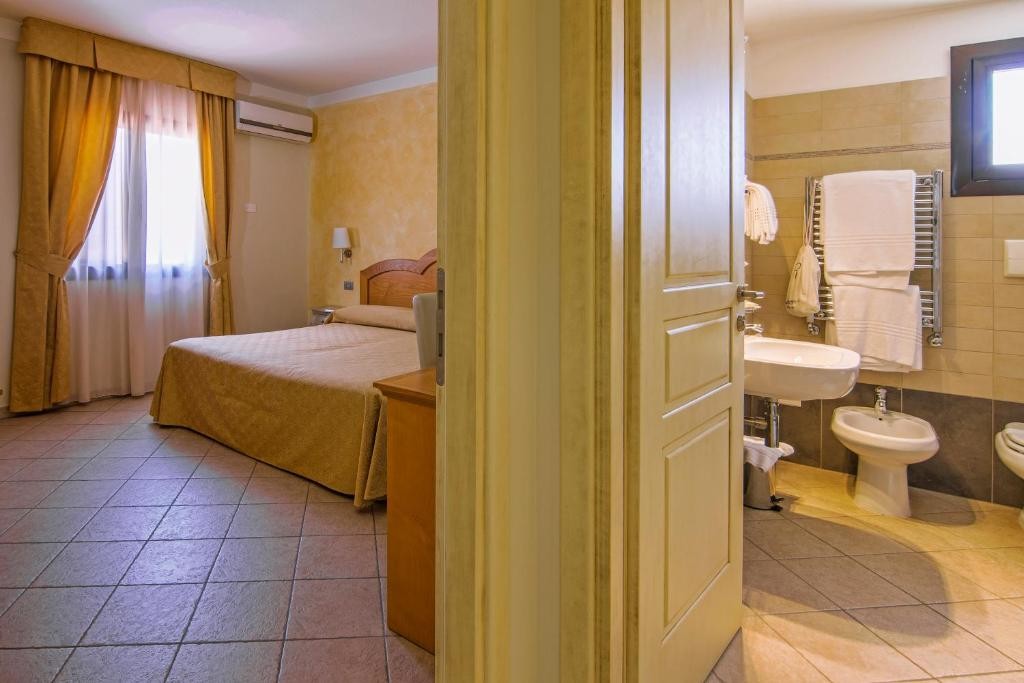 La Perla Hotel 10/47