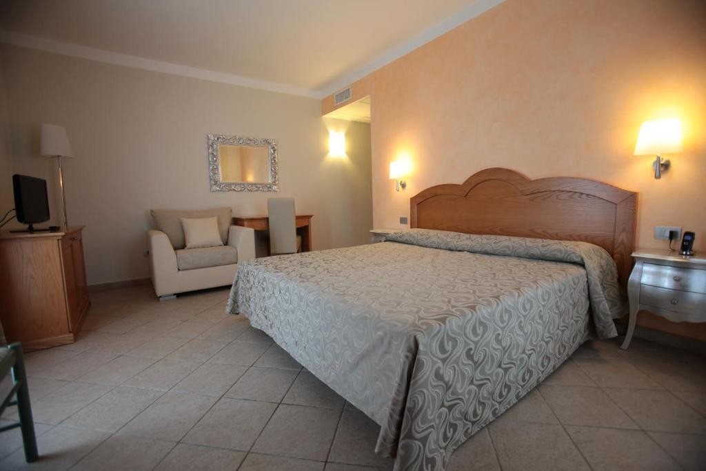La Perla Hotel 11/47