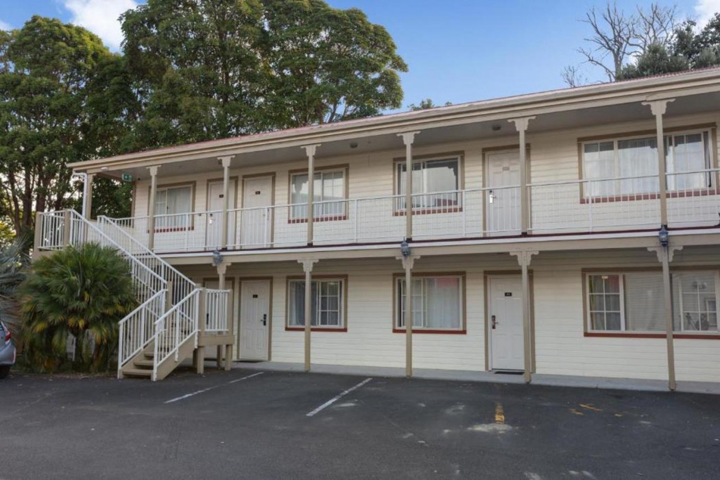 BKs Pioneer Motor Lodge 2/21