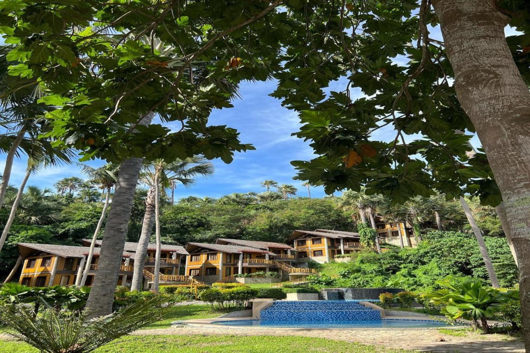 Fridays Puerto Galera 54/90