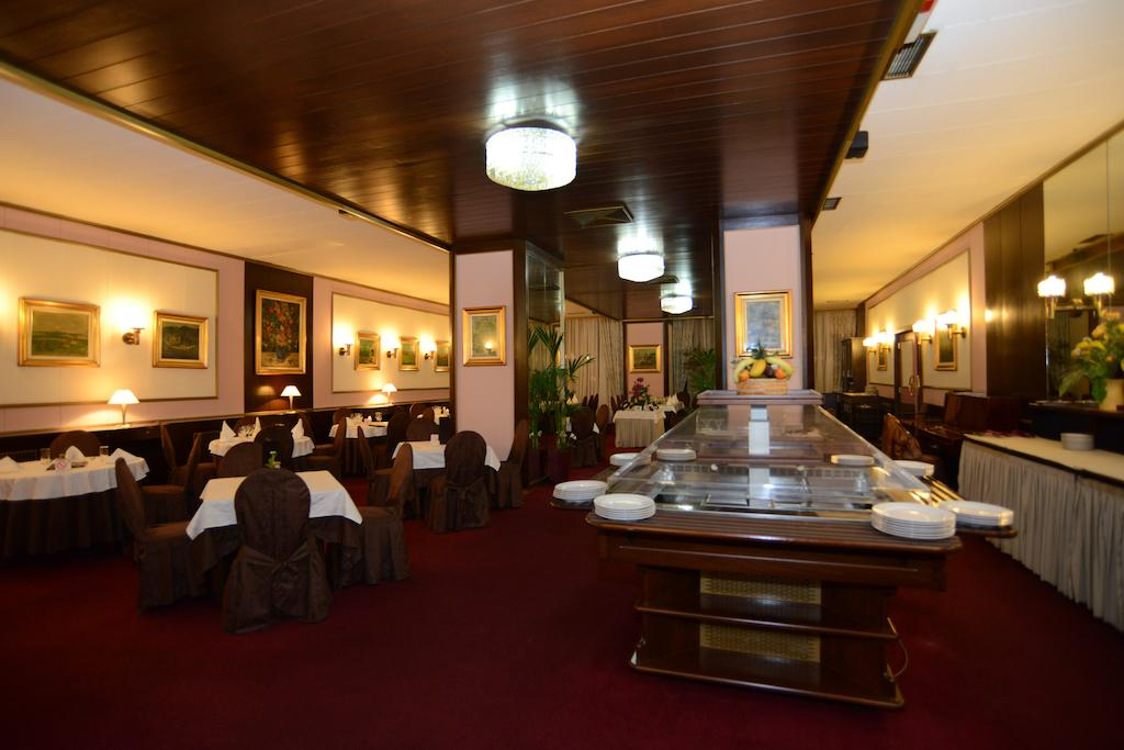 Palace Hotel 19/39
