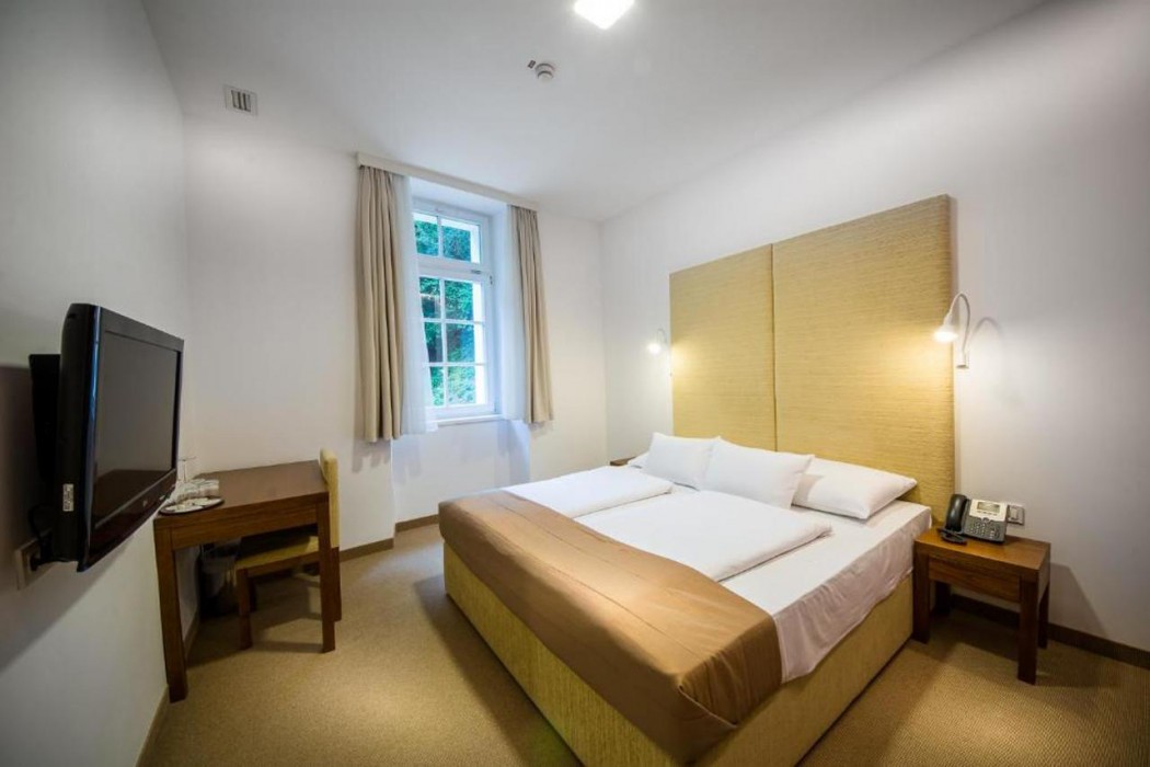 Zdraviliski Dvor Adults only +14 17/62