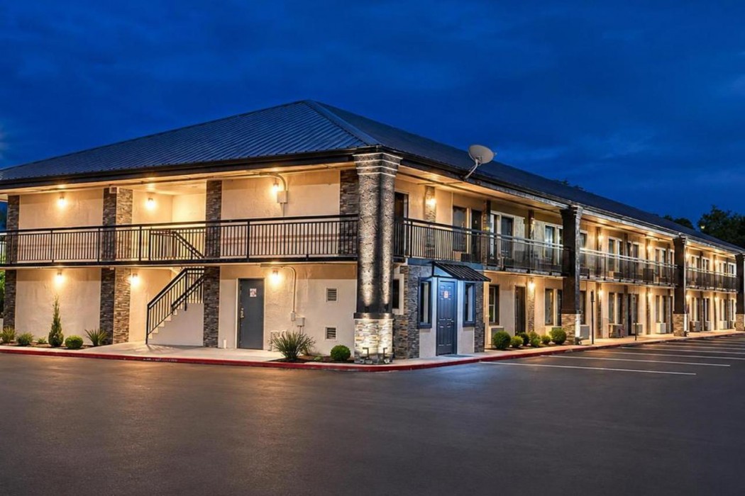 Lx Hotel, SureStay Collection by Best Western 2/48