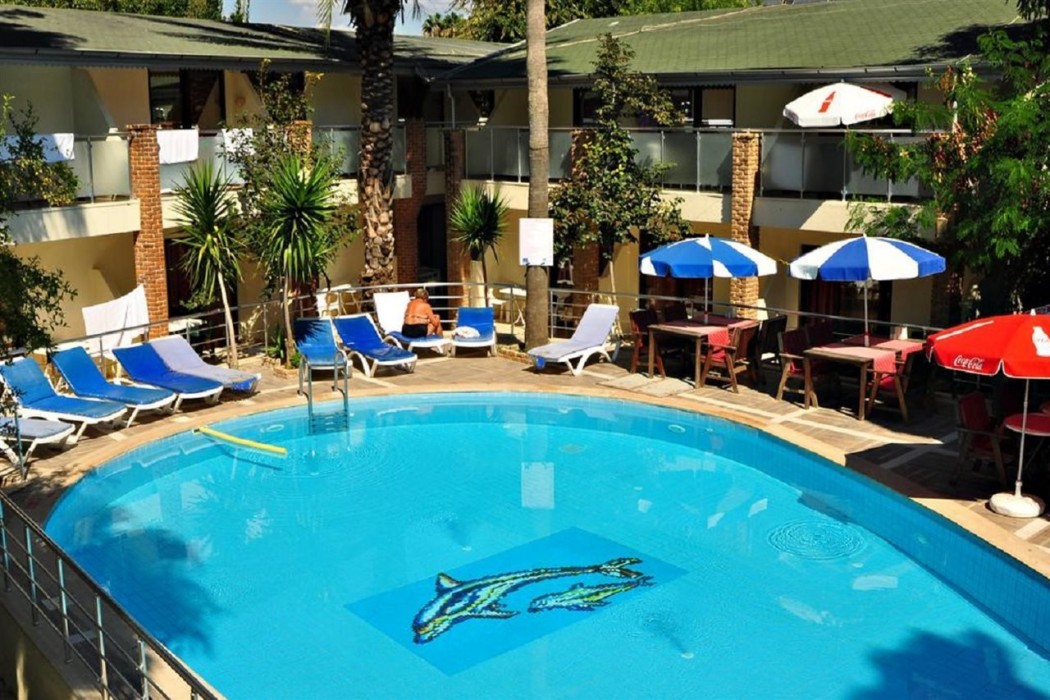 Tropic Hotel Side 21/51