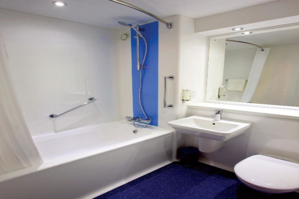 Travelodge Wirral Eastham 16/20