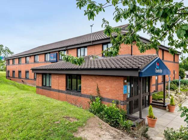 Travelodge Middlewich 1/14