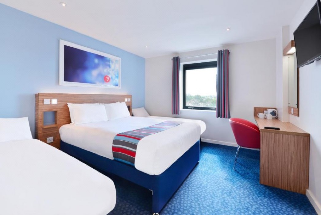 Travelodge Farnborough Central 7/22