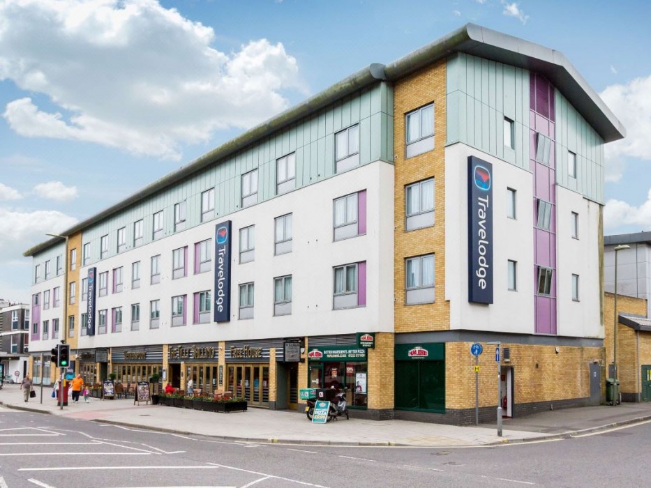 Travelodge Farnborough Central 1/22