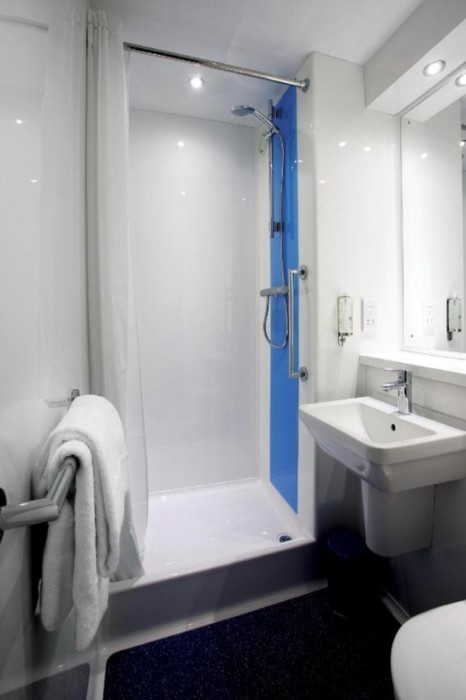 Travelodge Chertsey 20/27