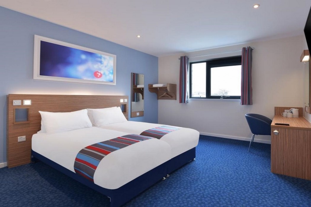 Travelodge Chertsey 18/27