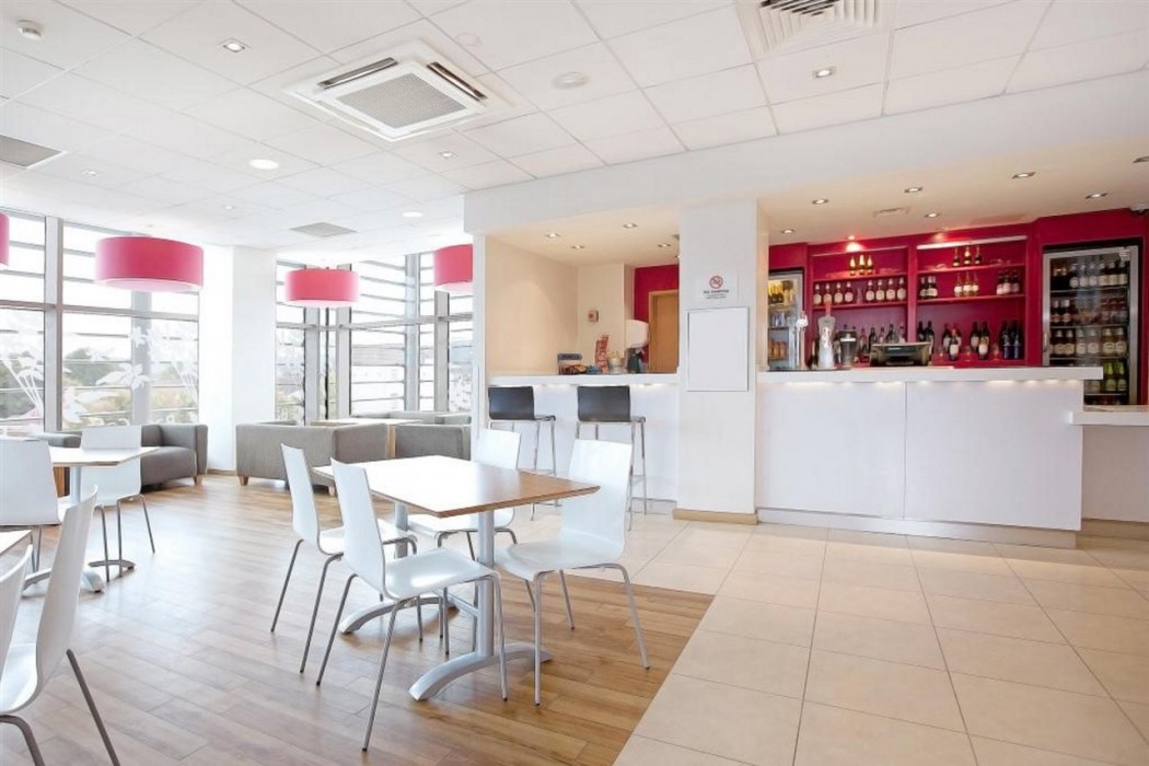 Travelodge Gloucester 7/25
