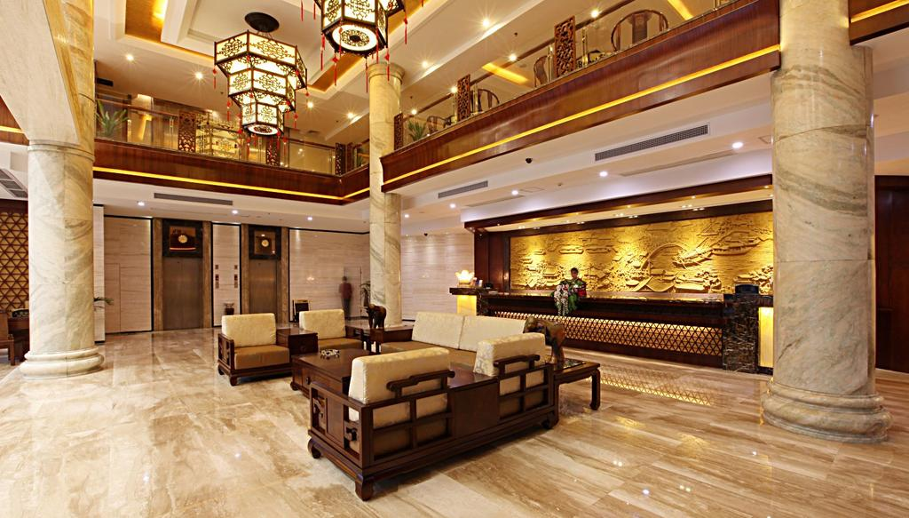 Donghu Grand Hotel 8/49